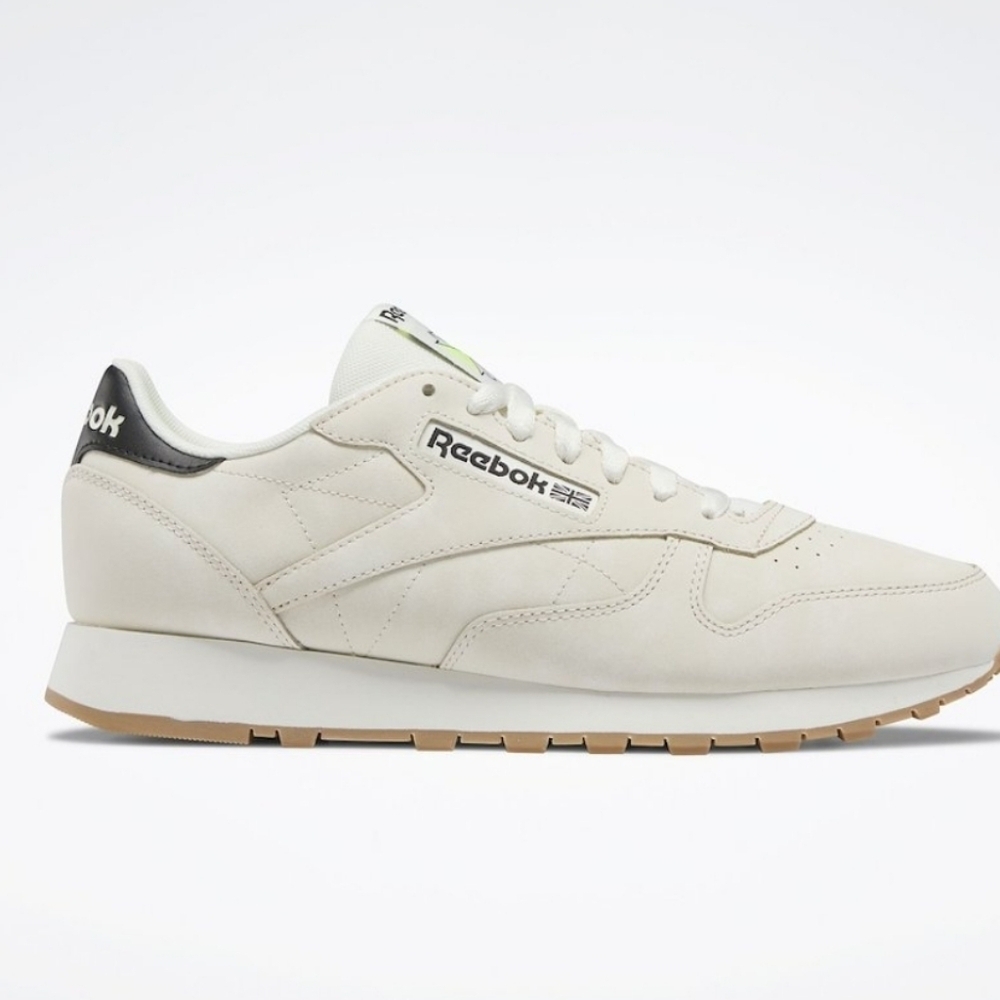 Reebok classic leather lace-up sneakers in alabaster sz 9.5